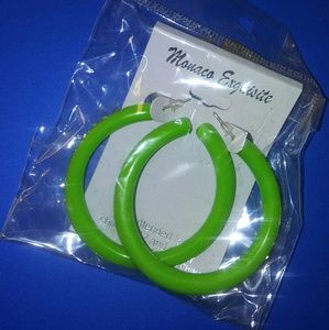 Brand New Lime Green Earring With Rhinestoned